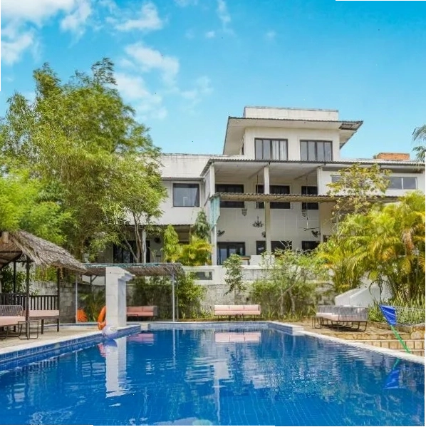 9 Bedroom Villa Mui Ne With Private Pool với hồ bơi lớn