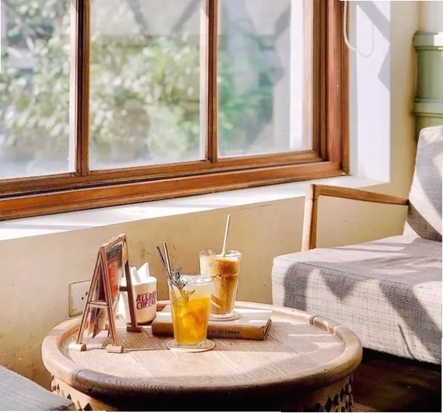 All Day Coffee với những góc đầy nắng, quán cafe đẹp ở hồ Hoàn Kiếm