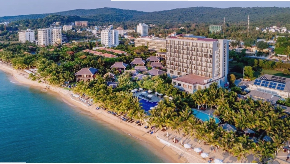Amarin Resort & Spa Phú Quốc với kiến trúc hiện đại và không gian xanh mát