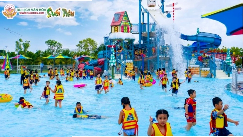 Amazing Bay - Công viên nước Sơn Tiên với biển nhân tạo hoành tráng