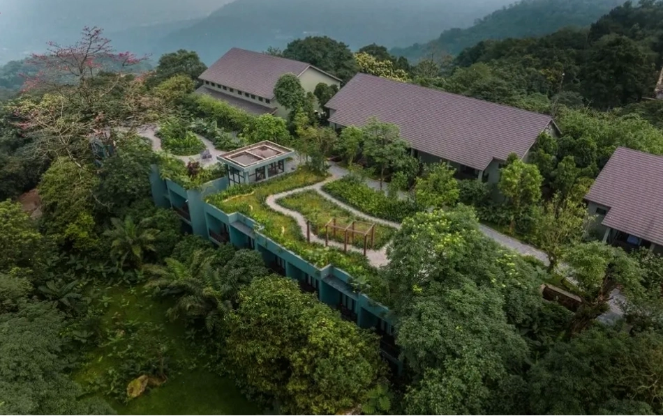 Amour Resort Bavi là một trong những lựa chọn nghỉ dưỡng cao cấp gần Hà Nội
