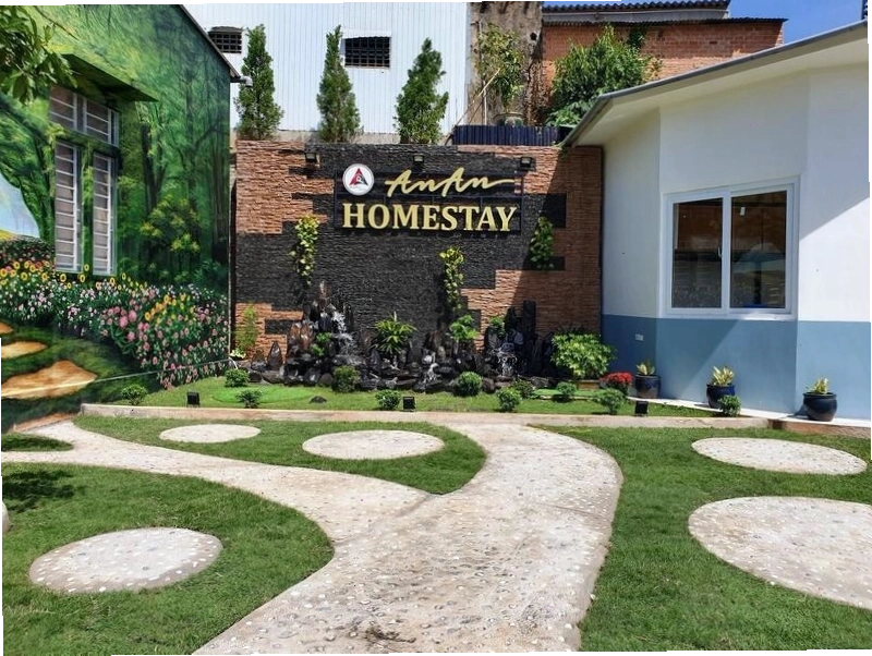An An Homestay Bảo Lộc với thiết kế đơn giản và khu vườn xanh mát