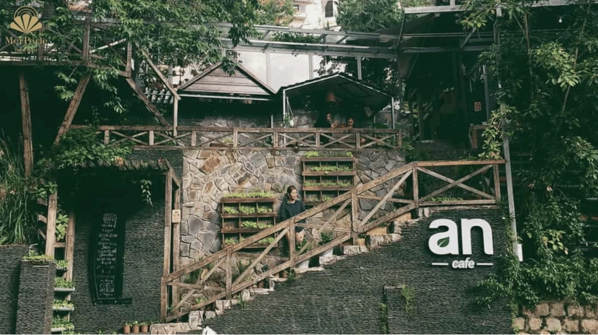 An Cafe Đà Lạt với không gian nhiều cây xanh