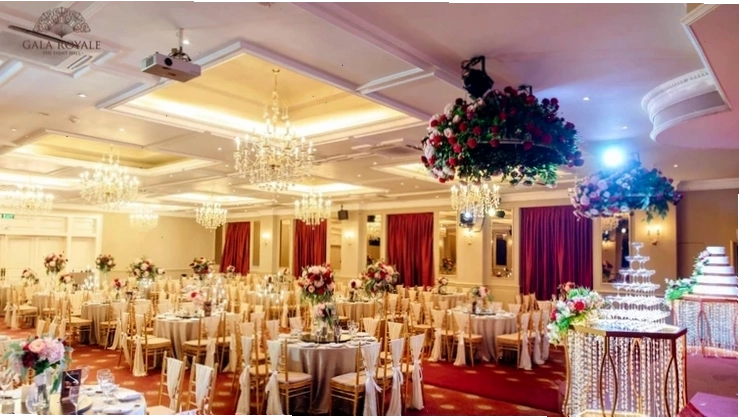 Ảnh bàn tiệc cưới tại sảnh Ruby tầng 2, nhà hàng Gala Royale