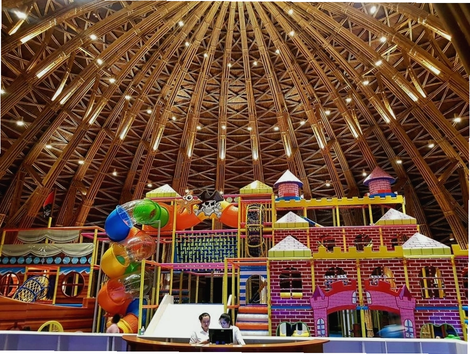 Ánh sáng tự nhiên được tận dụng tối đa trong thiết kế nội thất nhà hàng Everland