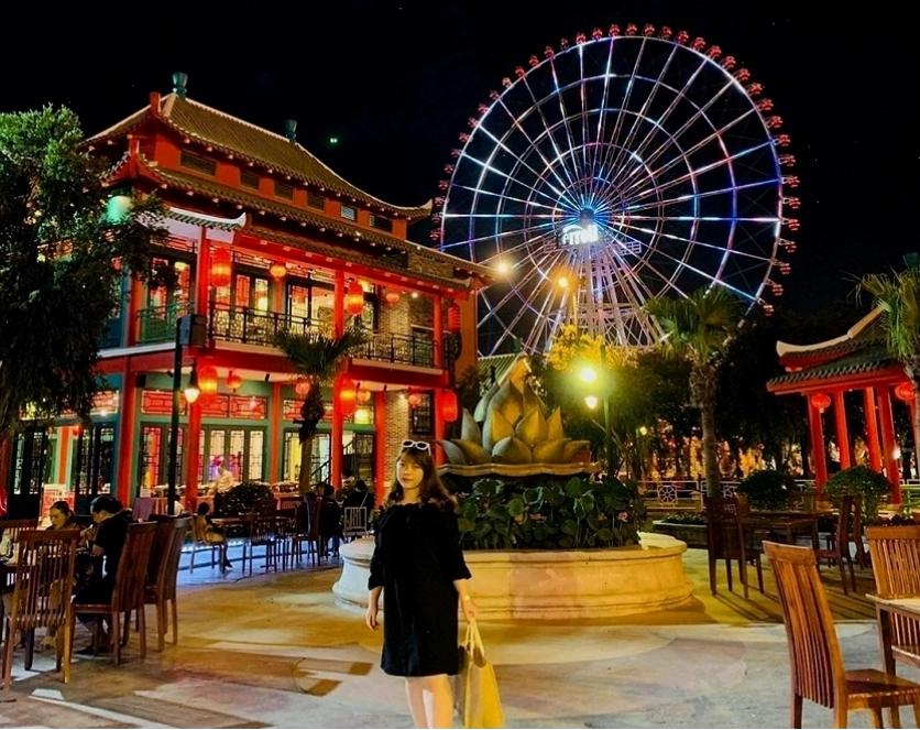Asia Park Đà Nẵng lung linh về đêm với vòng quay Sun Wheel khổng lồ