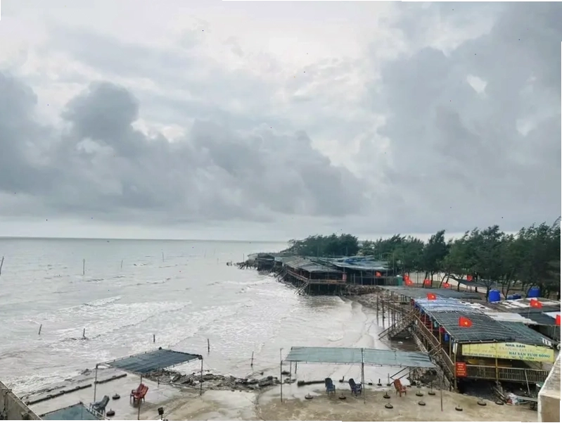 Bãi biển Cửa Đại với vẻ đẹp yên bình