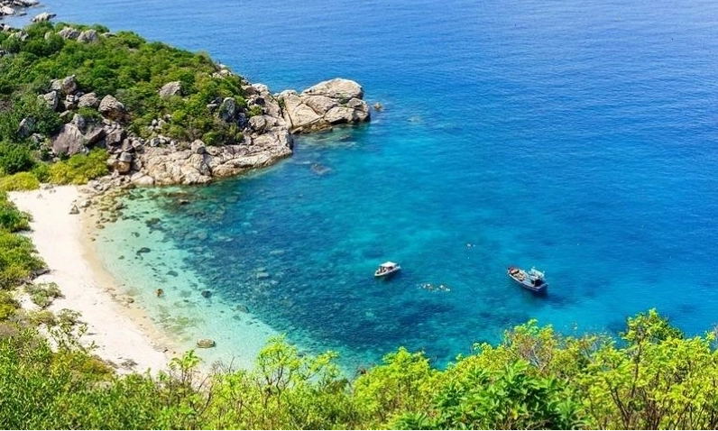Bãi biển đẹp tại Đảo Bình Ba