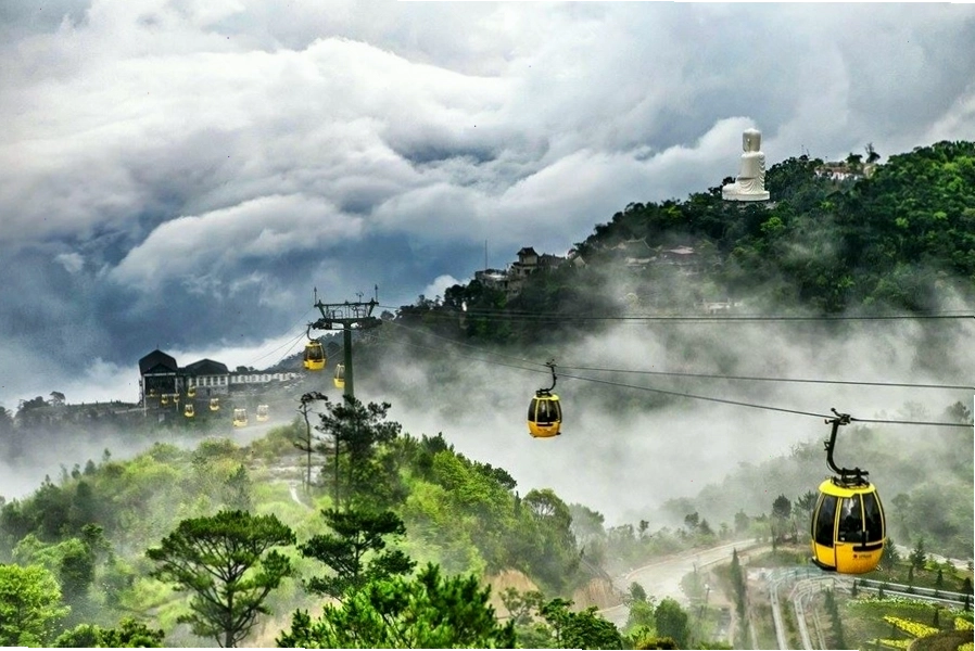 Bãi biển hoang sơ tại Côn Đảo