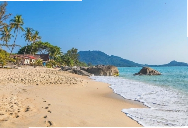 Bãi biển Lamai, Koh Samui với những tảng đá kỳ thú