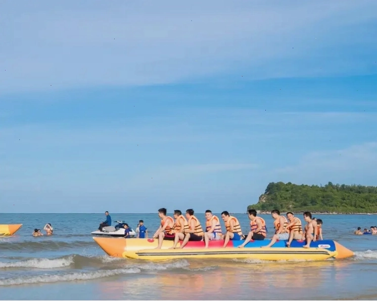 Bãi biển Minh Châu hoang sơ và quyến rũ