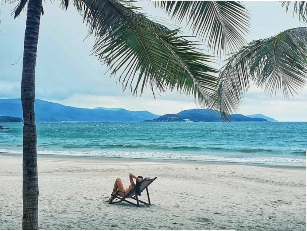 Bãi biển Nhũ Tiên Nha Trang đẹp mê hoặc