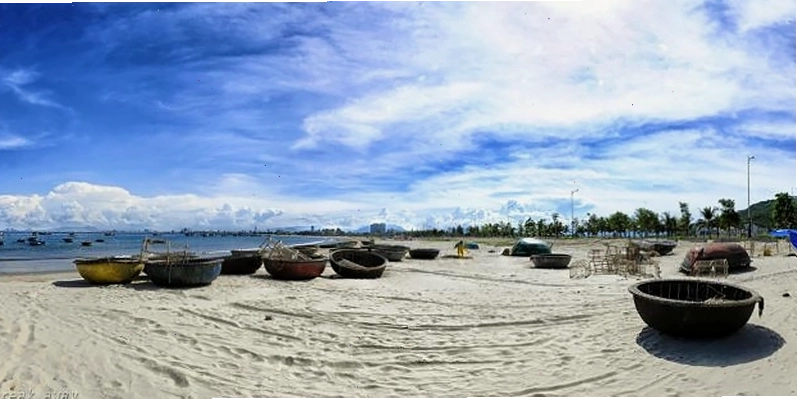 Bãi biển Xuân Thiều Đà Nẵng yên bình và thơ mộng