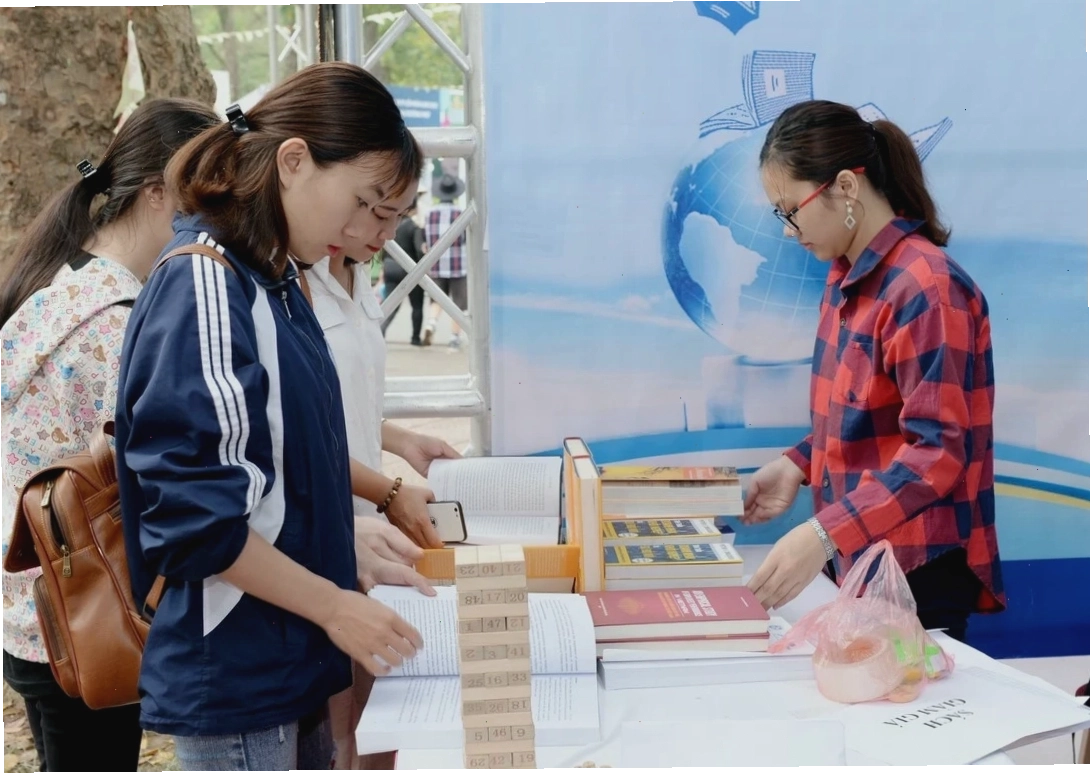Bãi đỗ xe tại Công viên Thống Nhất