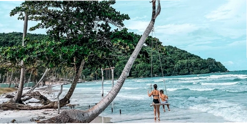 Bãi Sao luôn là điểm đến lý tưởng của Phú Quốc với cát trắng và nước biển trong xanh