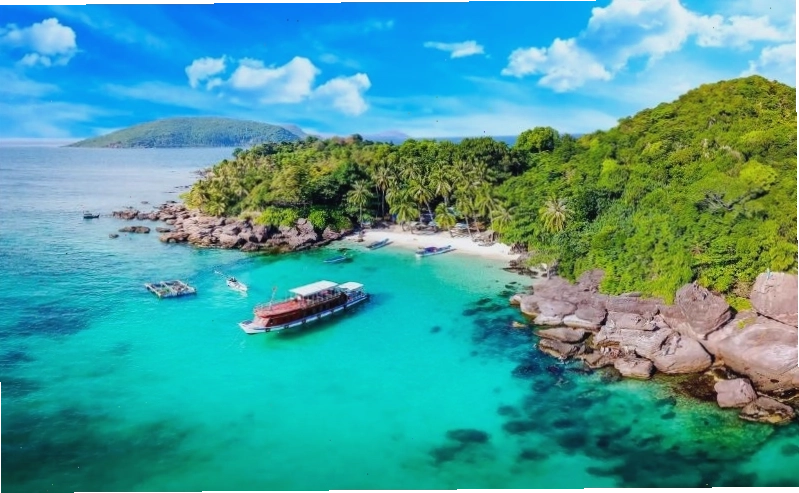 Bãi Sao Phú Quốc đẹp như thiên đường nhiệt đới với bờ cát trắng và nước biển xanh ngắt