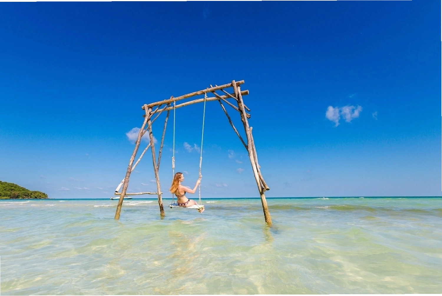 Bãi Sao Phú Quốc với bờ cát trắng và nước biển trong xanh