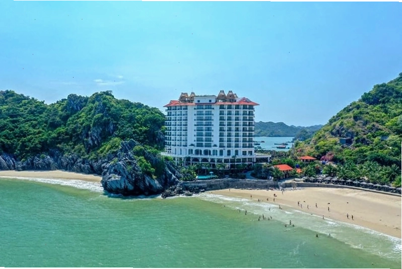 Bãi tắm Cát Cò 3, một trong những bãi biển đẹp ở Cát Bà