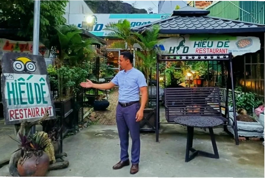 Bàn ăn đầy ắp các món dê ngon tại một nhà hàng ở Ninh Bình