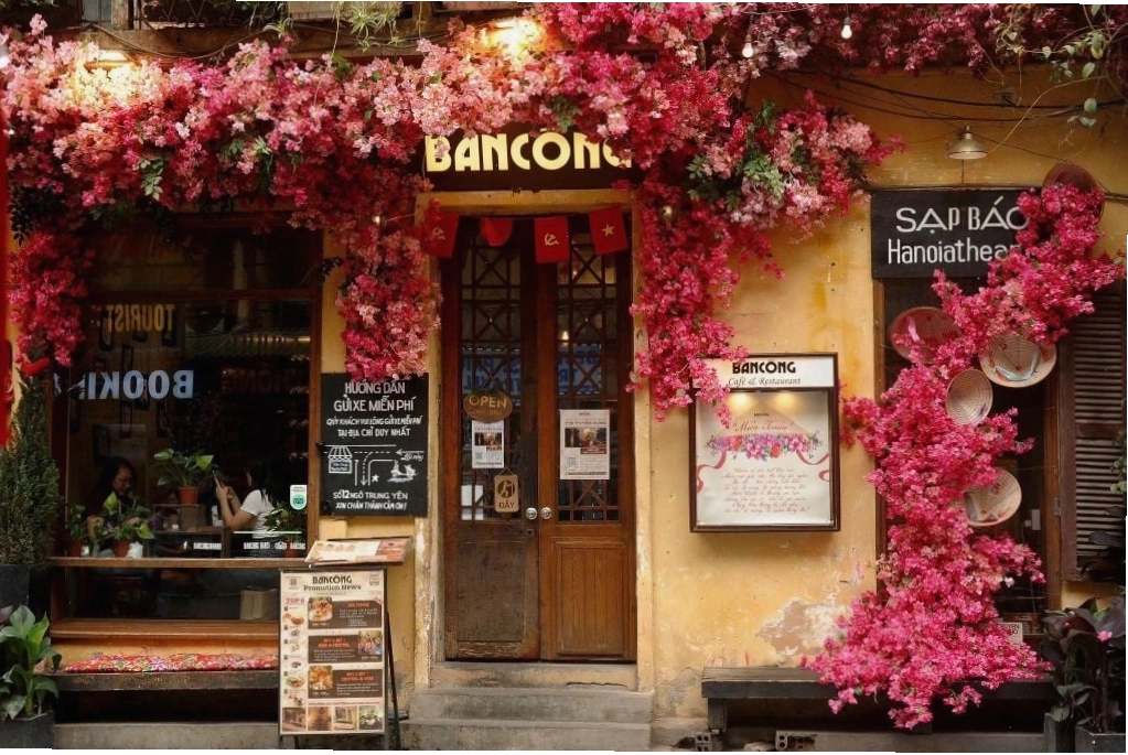 Ban Công Cafe với view phố cổ nhộn nhịp, quán cafe mở xuyên tết 2026 tại Hà Nội