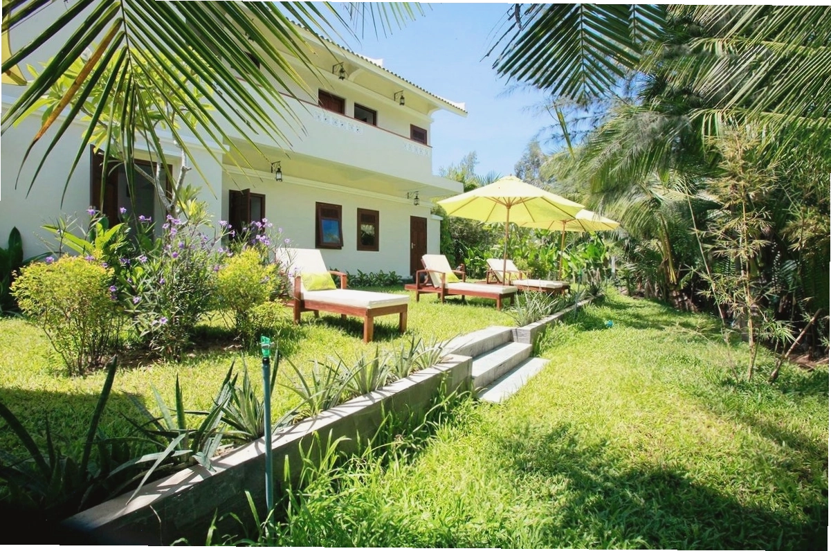 Bàn làm việc nhỏ xinh trong phòng nghỉ Green Boutique Villa