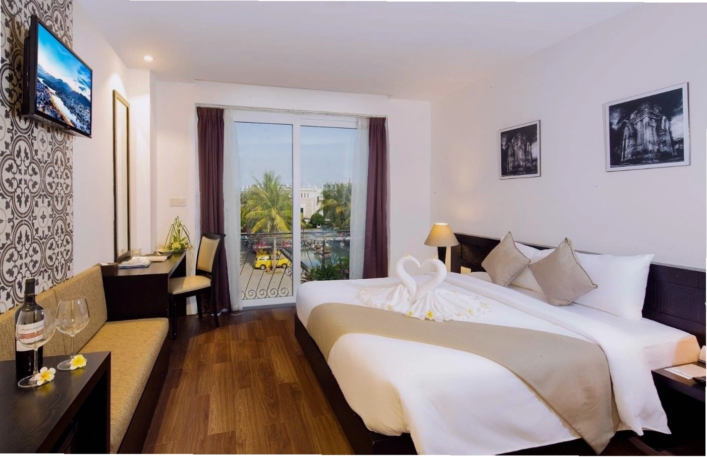 Bàn tiệc tại nhà hàng Champa Island Resort & Spa Nha Trang