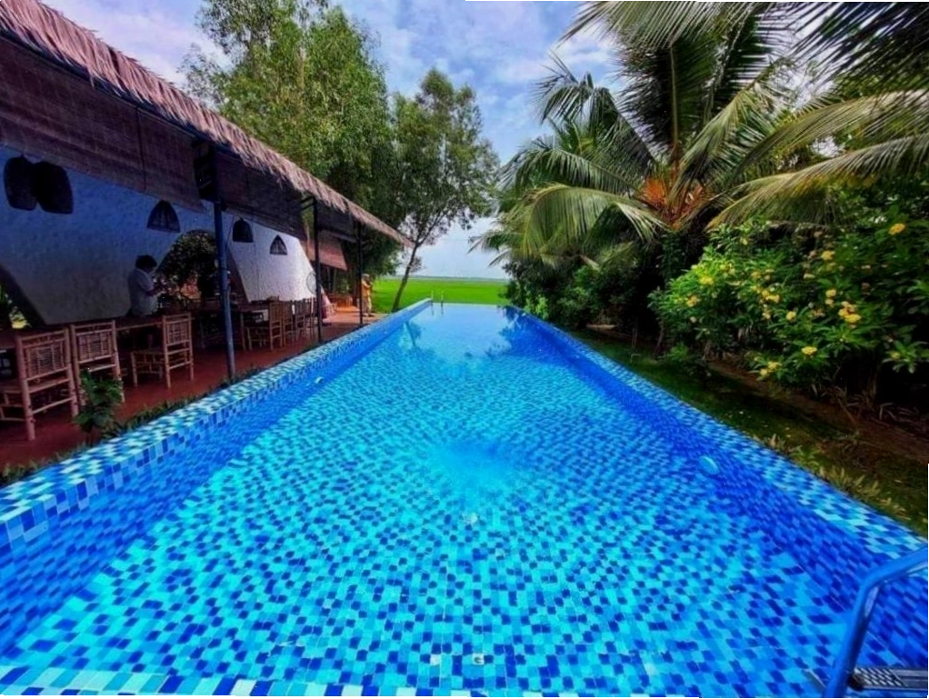 Bàn tiếp tân 24 giờ tại The Ruộng Resort