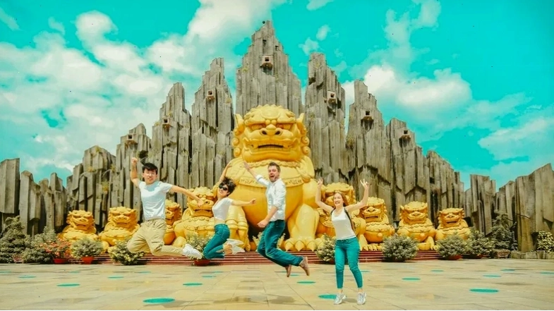 Bảng giá vé Suối Tiên và các trò chơi hấp dẫn
