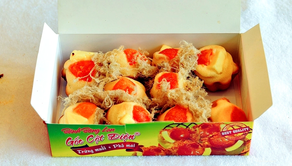 Bánh bông lan trứng muối Vũng Tàu nổi tiếng.