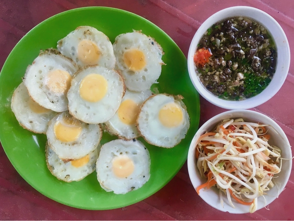 Bánh căn Phú Yên, món ăn dân dã hấp dẫn