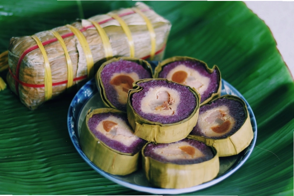 Bánh tét lá cẩm Cần Thơ