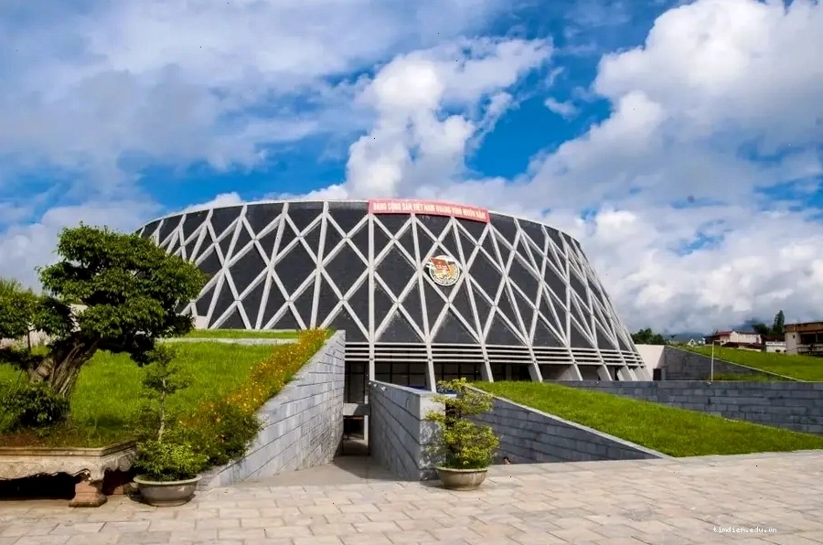 Bảo tàng Chiến thắng Điện Biên Phủ với kiến trúc trang nghiêm