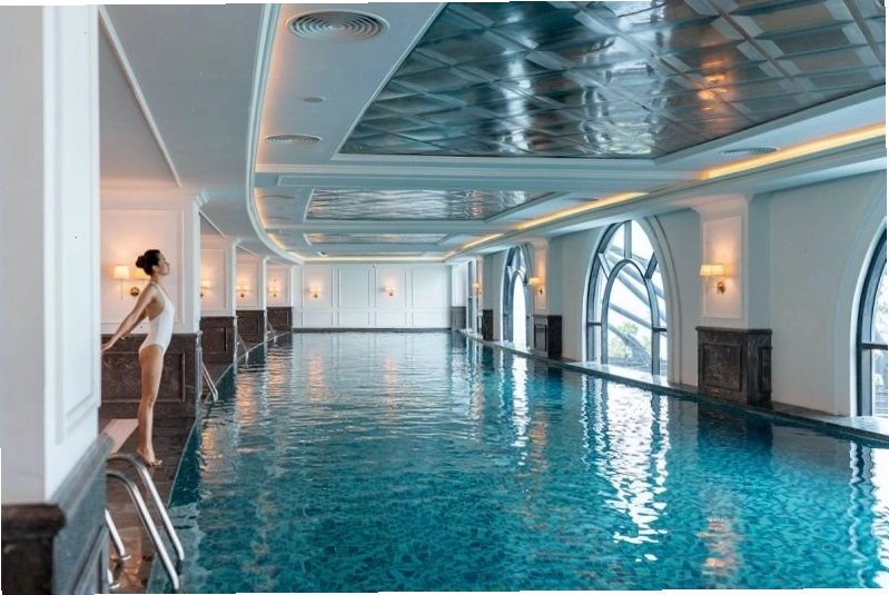 Bể bơi trong nhà tại FLC Hạ Long
