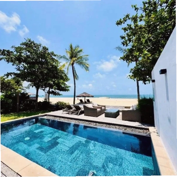 Beachfront 4 Bedrooms private pool villa Sanctuary Ho Tram resort nhìn ra biển