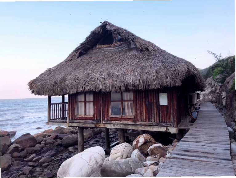 Bên ngoài Bella Nghi Sơn Resort với kiến trúc hiện đại