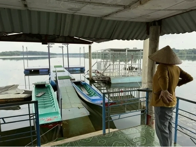 Bến thuyền và hoạt động trên Hồ Suối Giai