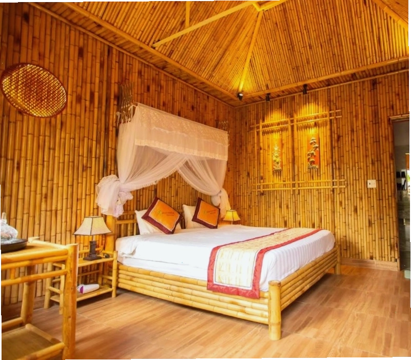 Bên trong căn bungalow tại Green Mountain Homestay với vật liệu gỗ chủ đạo