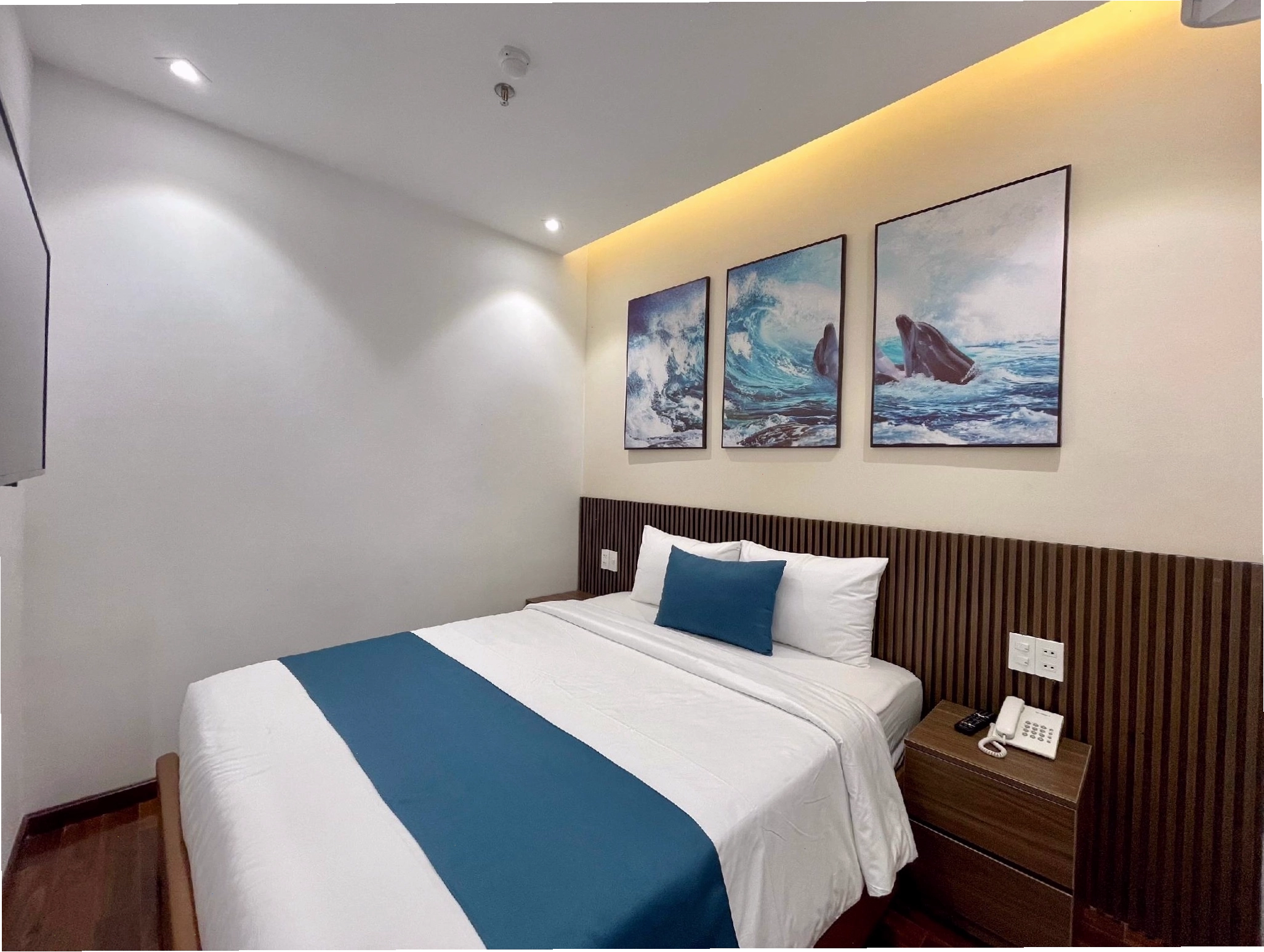 Bên trong một phòng ngủ tại Khách sạn Hải Long