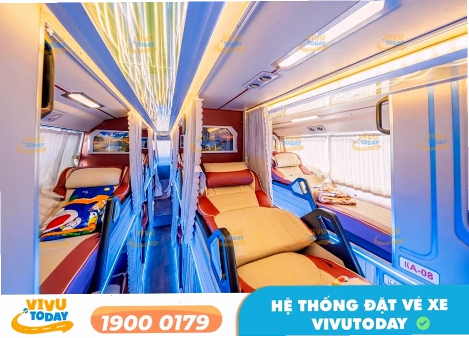 Bên trong xe Limousine 34 giường của Hạnh Cafe với nội thất sang trọng và tiện nghi