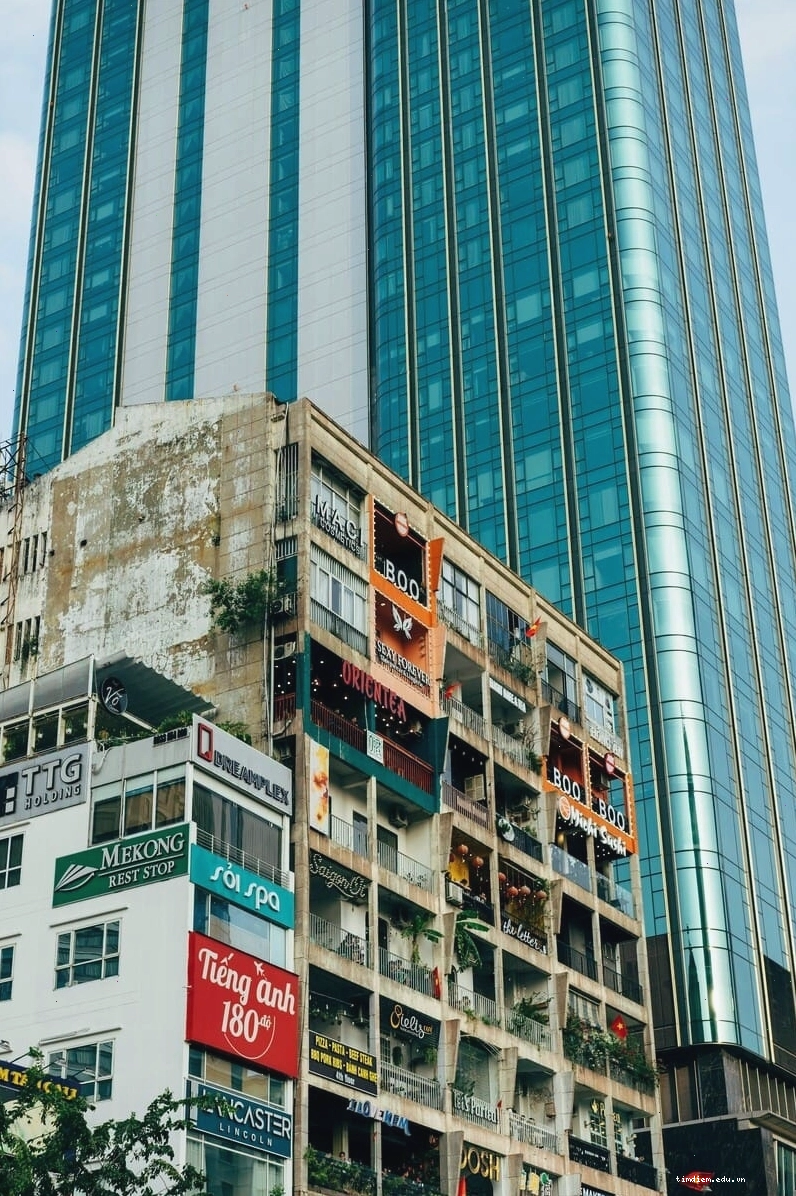 Biển chỉ dẫn vào Nhà Chung Cafe