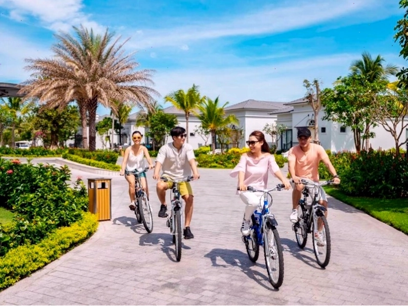 Biển chỉ dẫn vào Suối Ngọc Retreat