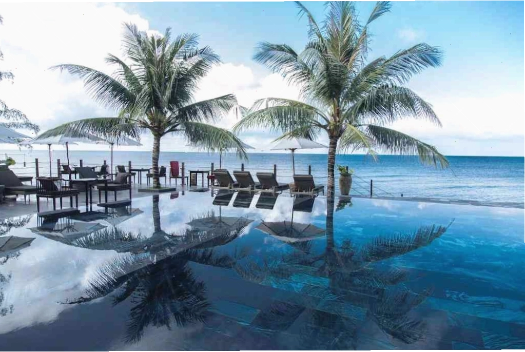 Biển hiệu của một khách sạn gần sân bay Phú Quốc