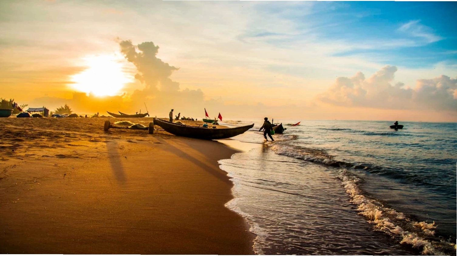 Biển Hồ Cốc hoang sơ gần Suối khoáng nóng Bình Châu
