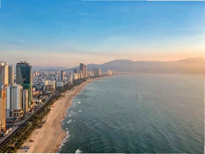 Biển Mỹ Khê - bãi biển đẹp nhất Đà Nẵng