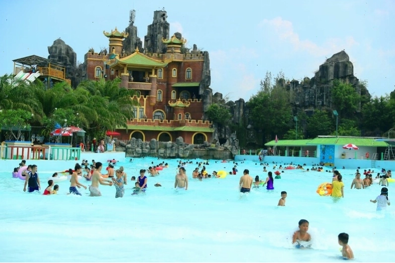 Biển nhân tạo tại Khu du lịch Đại Nam