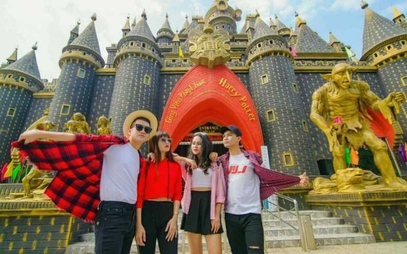Biển nhân tạo Tiên Đồng Ngọc Nữ tại Suối Tiên