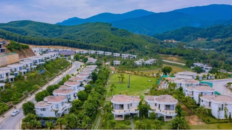 Biệt thự sang trọng tại Ivory Villas & Resort nhìn từ ngoài trời