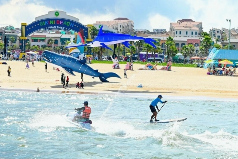 Bikini Beach Phan Thiết với cảnh quan thiên nhiên tươi đẹp
