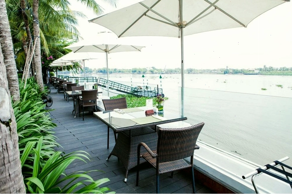 Bistro Song Vie Saigon đem đến không gian xanh mát, yên bình