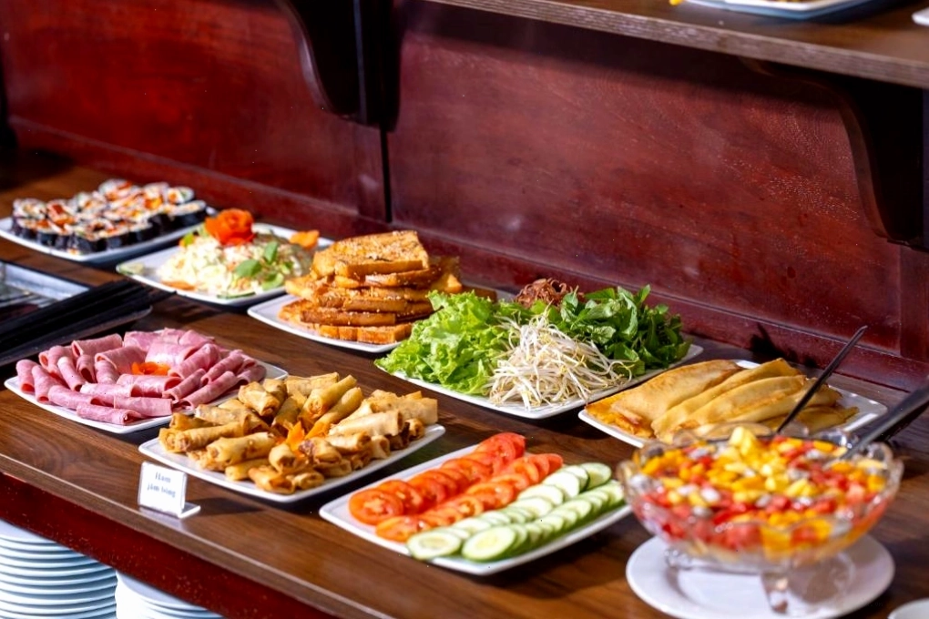 Bữa sáng buffet tại nhà hàng Jade Hotel Huế